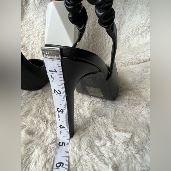 Delicious Black Heels with Slingback - Picture 7 of 7